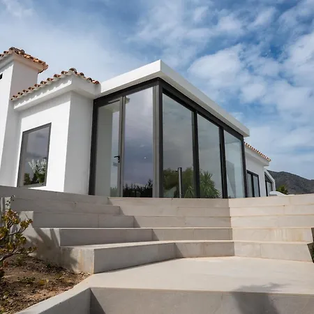Amistad In With Private Pool And Sea Views וילה *