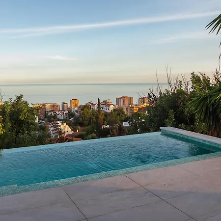 Amistad In With Private Pool And Sea Views Fuengirola