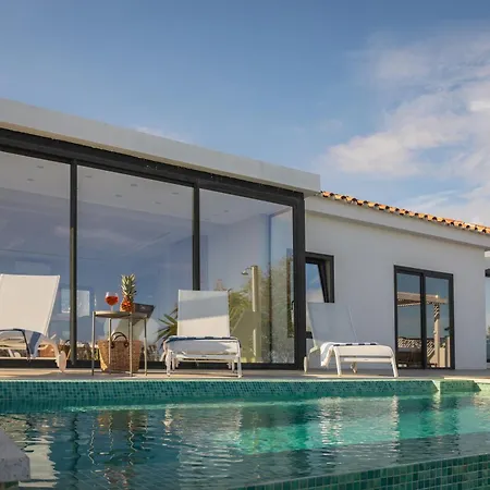 Villa Amistad In With Private Pool And Sea Views Fuengirola