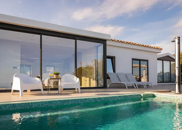 Amistad In With Private Pool And Sea Views 丰希罗拉