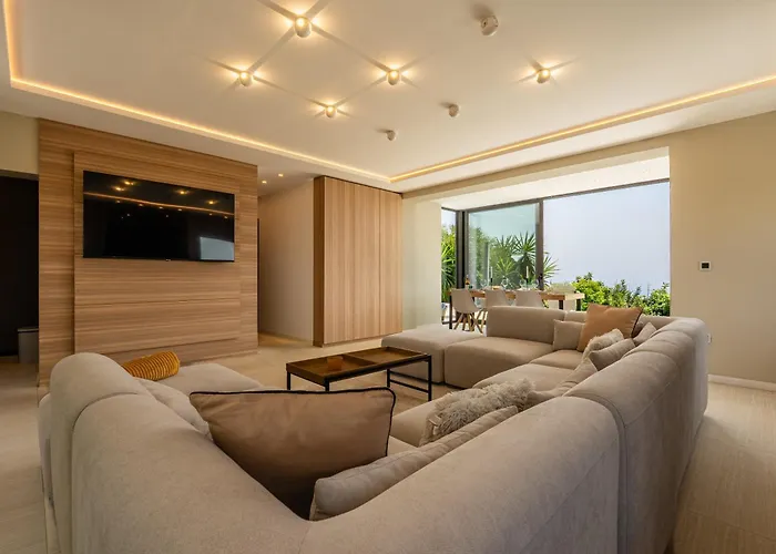 Amistad In With Private Pool And Sea Views Fuengirola