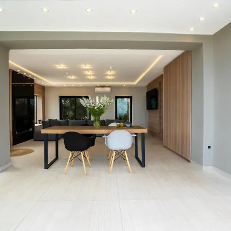 Amistad In With Private Pool And Sea Views Fuengirola
